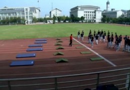 三级跳远怎么拍摄视频教程 VS 怎么拍摄一本书视频教程
