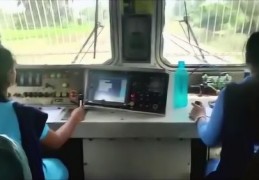火车内怎么拍摄视频教程